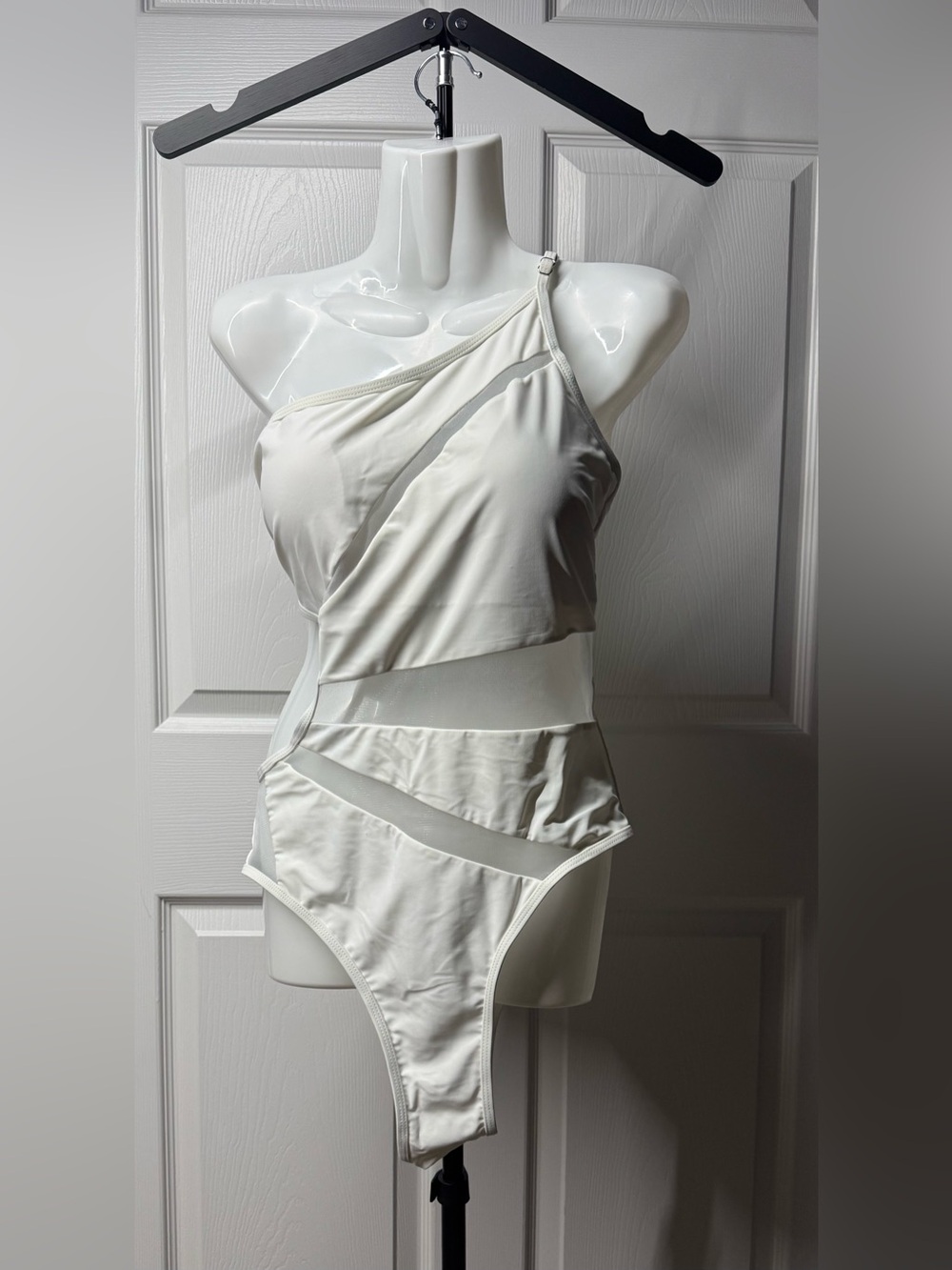 Women’s NOVA SWIM White Asymmetric One-Shoulder Cutout Swimsuit XL